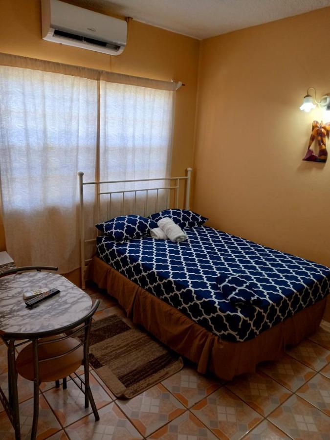 Beverley'S Guest House, เนวิส ภายนอก รูปภาพ