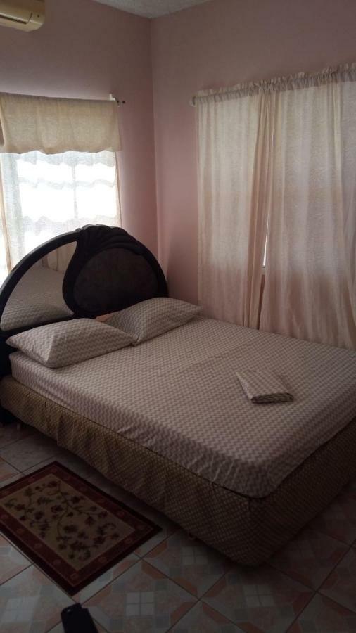 Beverley'S Guest House, เนวิส ภายนอก รูปภาพ